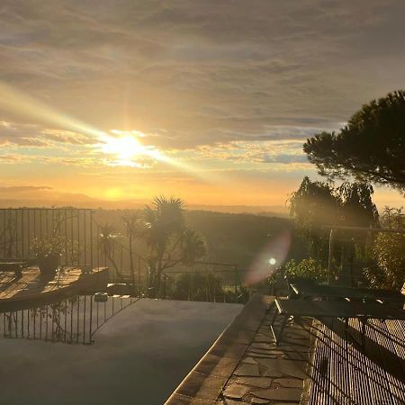 Aux Balcons du Riou avec vue mer 180 degrés Vence Exterior foto